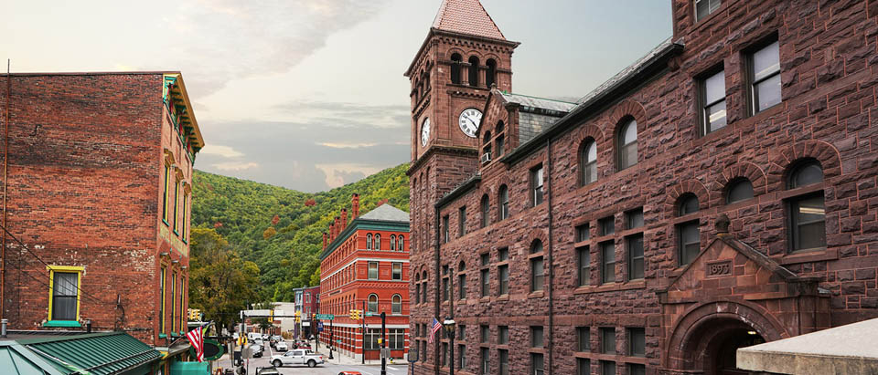 Building in downtown jim thorpe