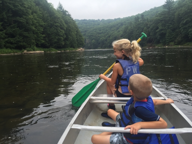 kids canoeing