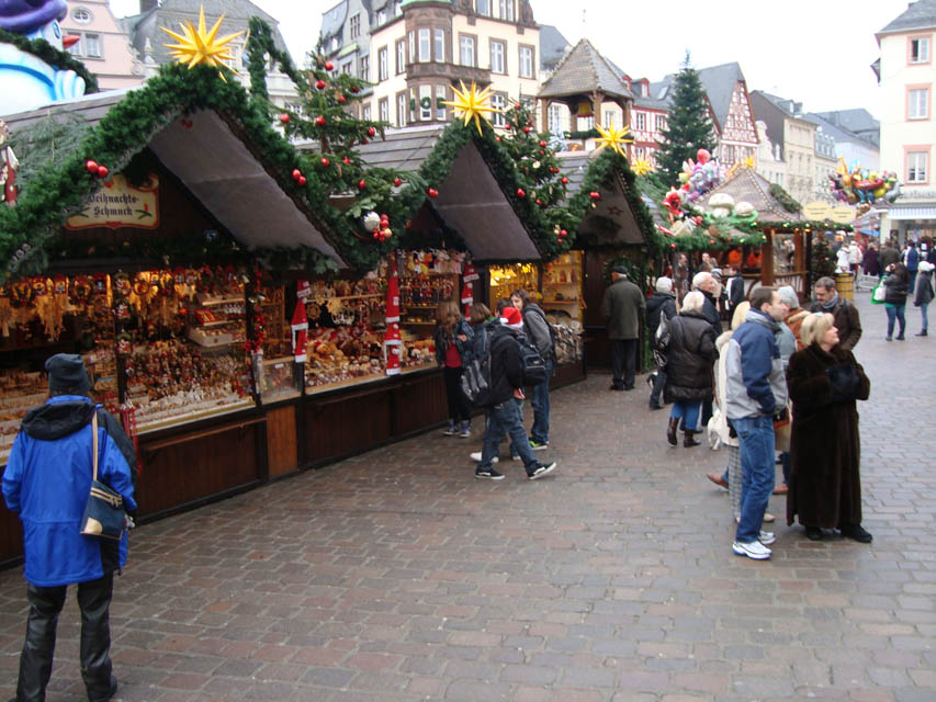Holiday Market Shops