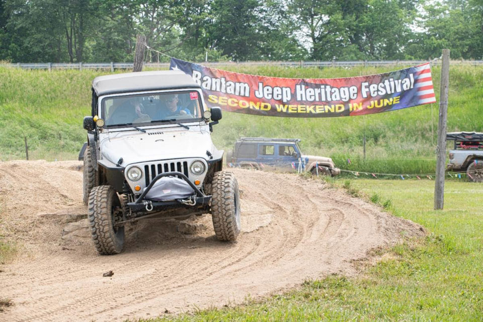 off roading jeep