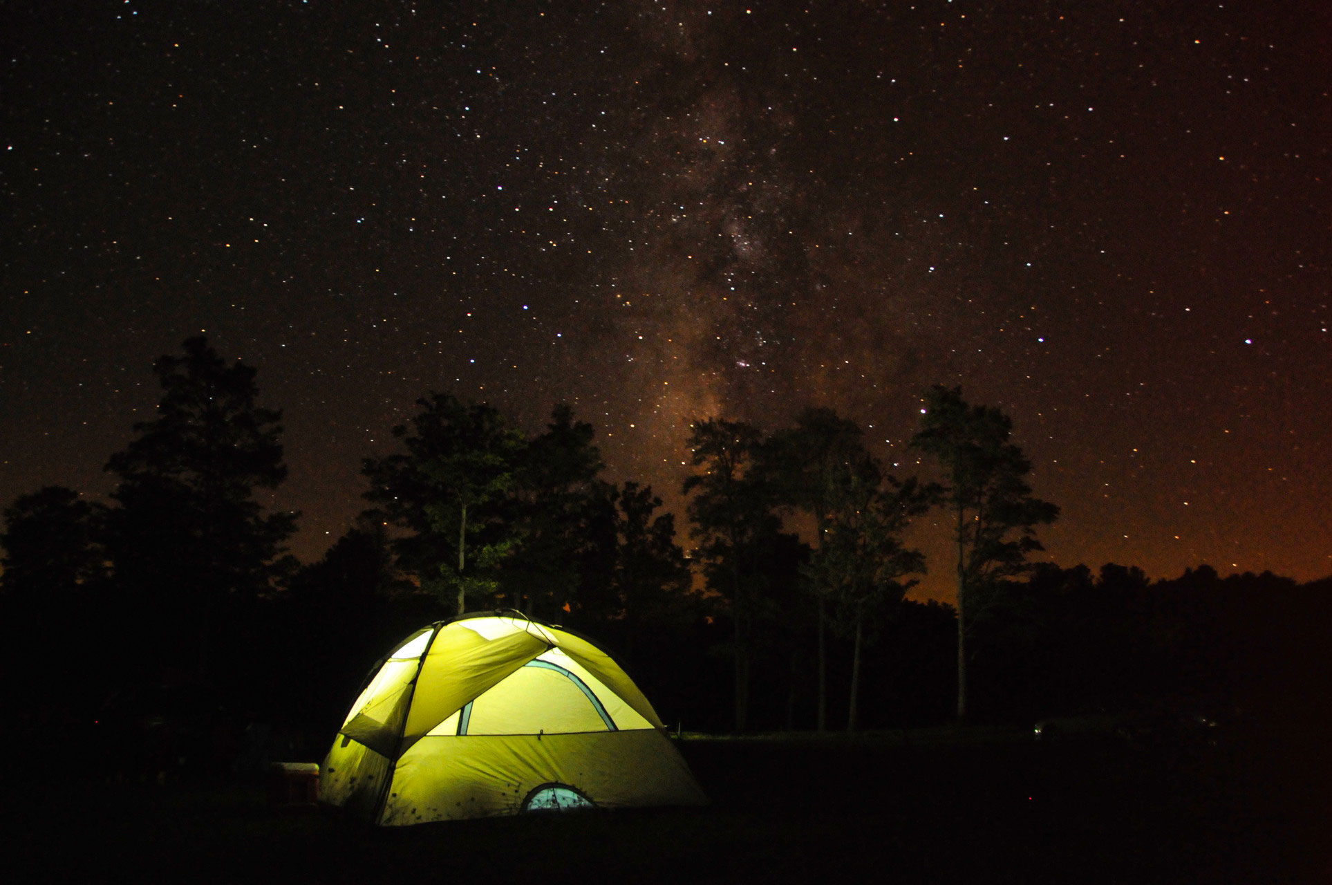 camping under milkyway