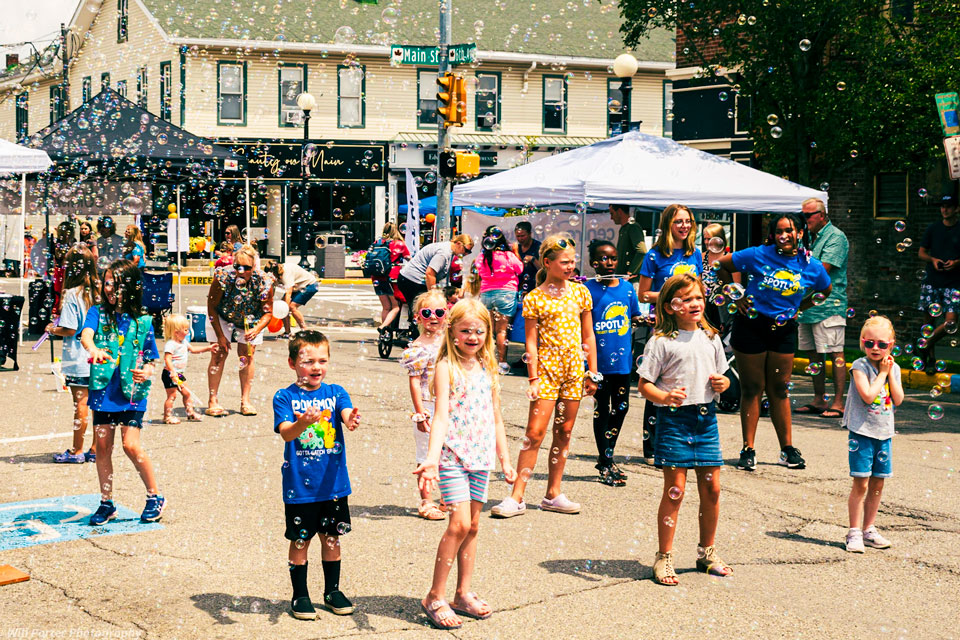 kids enjoying soap bubbles at Fest