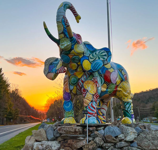 Gaint elephant statue colored