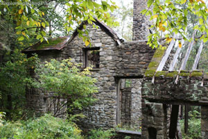 farmhouse ruins