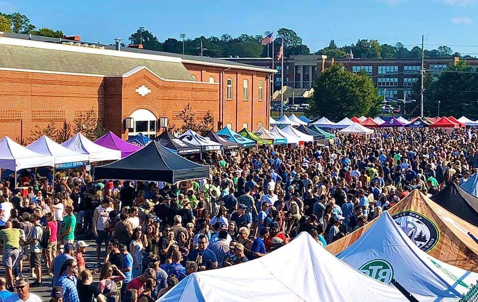 crowed gathered at brewfest