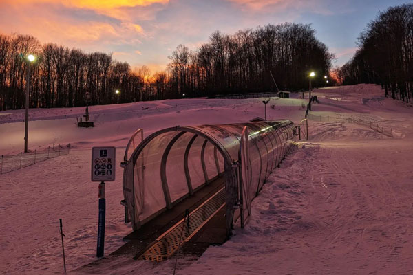 ski escalator 