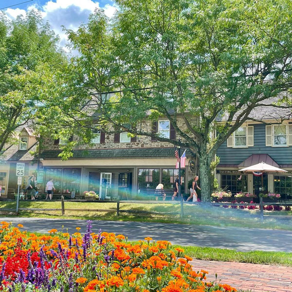 beautiful garden infront of shoppes at Peddlers village