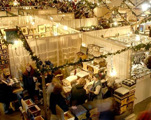 visitpa_Lehigh Valley_Christkindlmarkt_exterior-slider