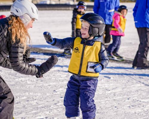 kids skiing