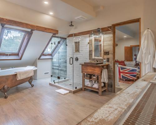 Galvanized American Inn bathroom