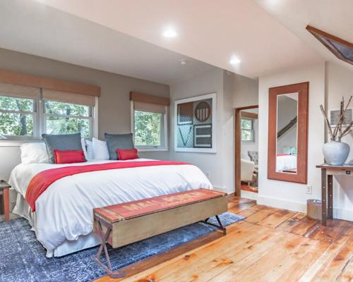 Galvanized American Inn bedroom