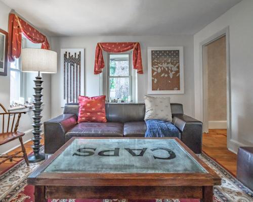 Galvanized American Inn living area