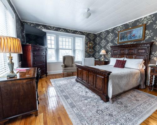 Kane Manor Inn suite