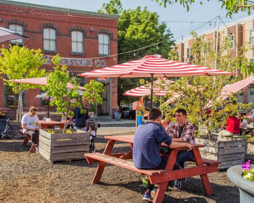 patrons having fun at Philadelphia brewing company