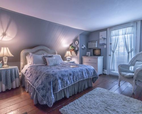 Pineapple Hill Bed and Breakfast Inn bedroom