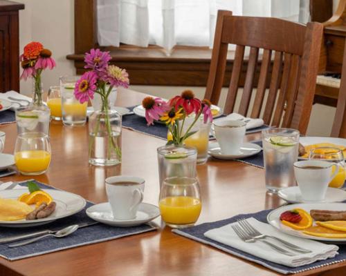 Three Daughters Inn dining table